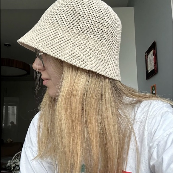 Cream Knit Bucket Hat - Picture 2 of 5